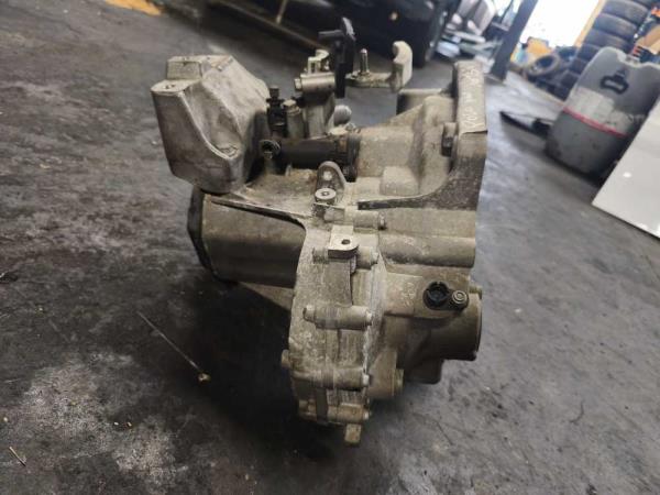 BOITE DE VITESSE VW / AUDI / SEAT / SKODA 1.0TSI CODE SJD ( 5VITESSES ) - Vue 3